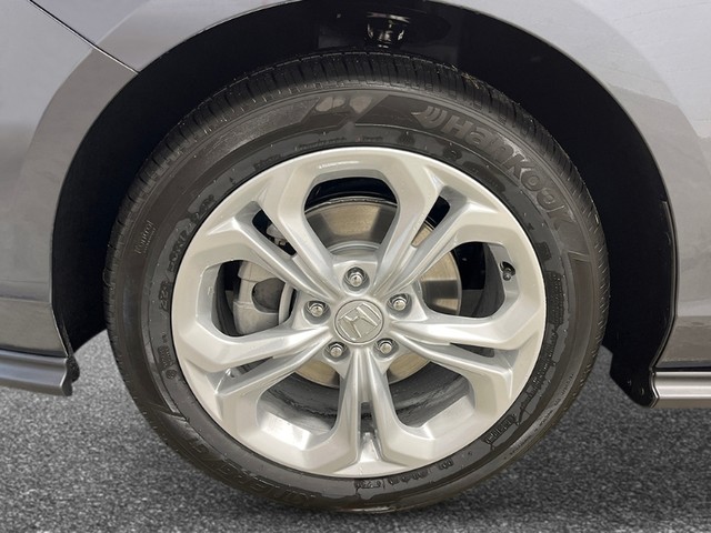 Honda Accord Sedan Vehicle Full-screen Gallery Image 10