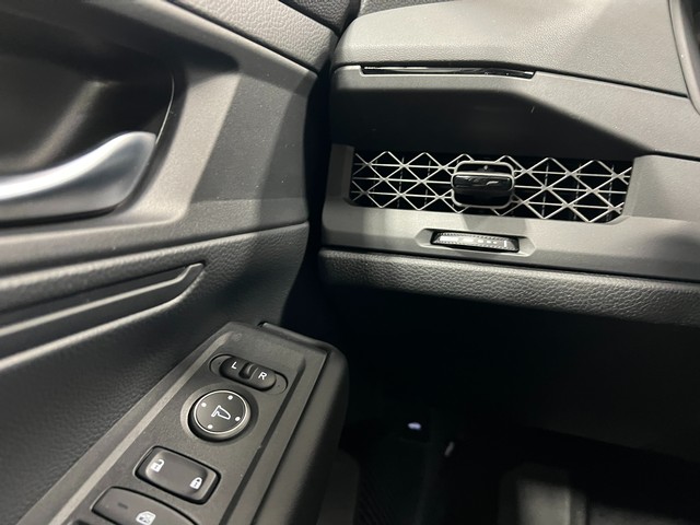 Honda Accord Sedan Vehicle Full-screen Gallery Image 17