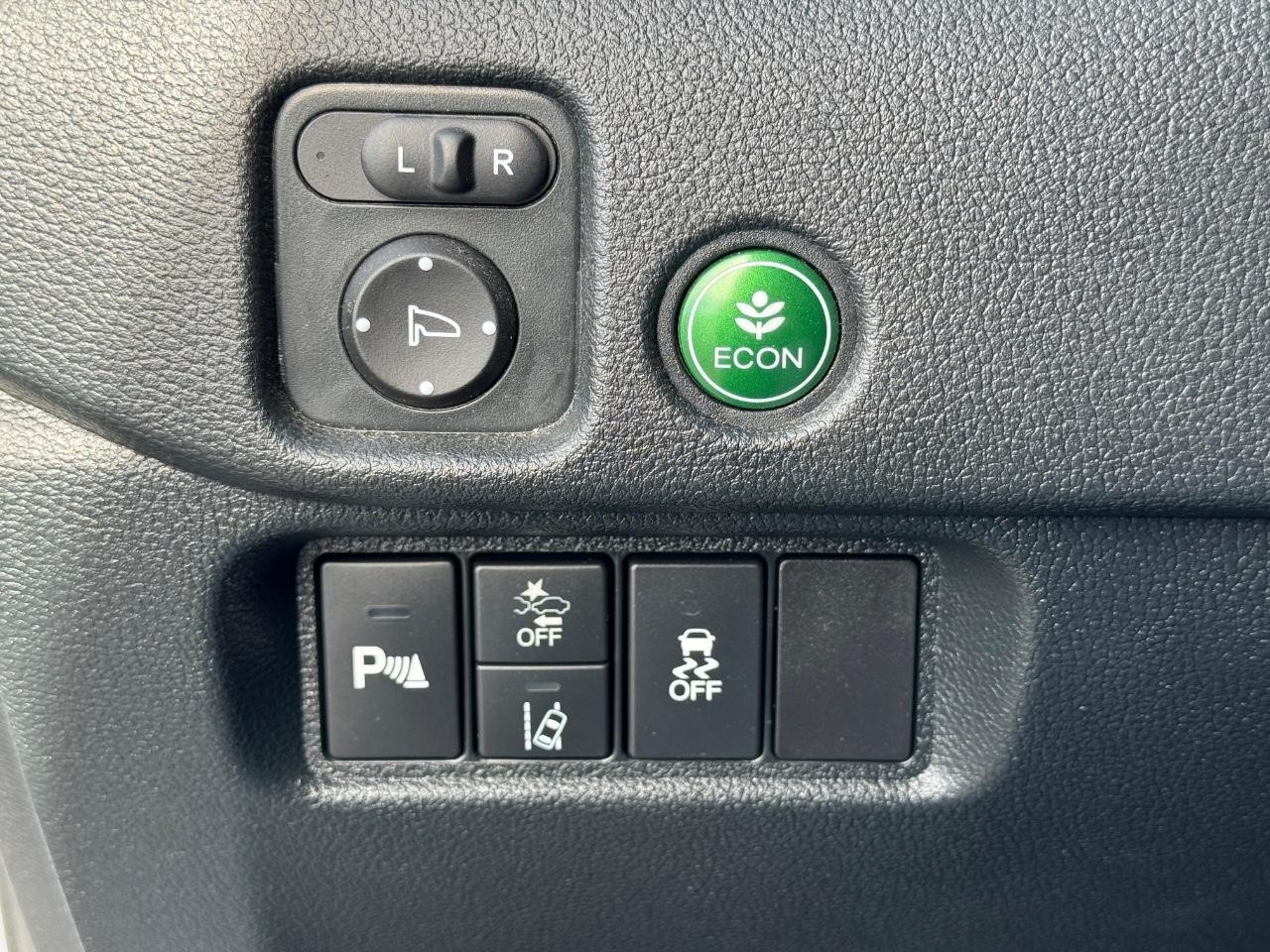 Honda Passport Vehicle Full-screen Gallery Image 23