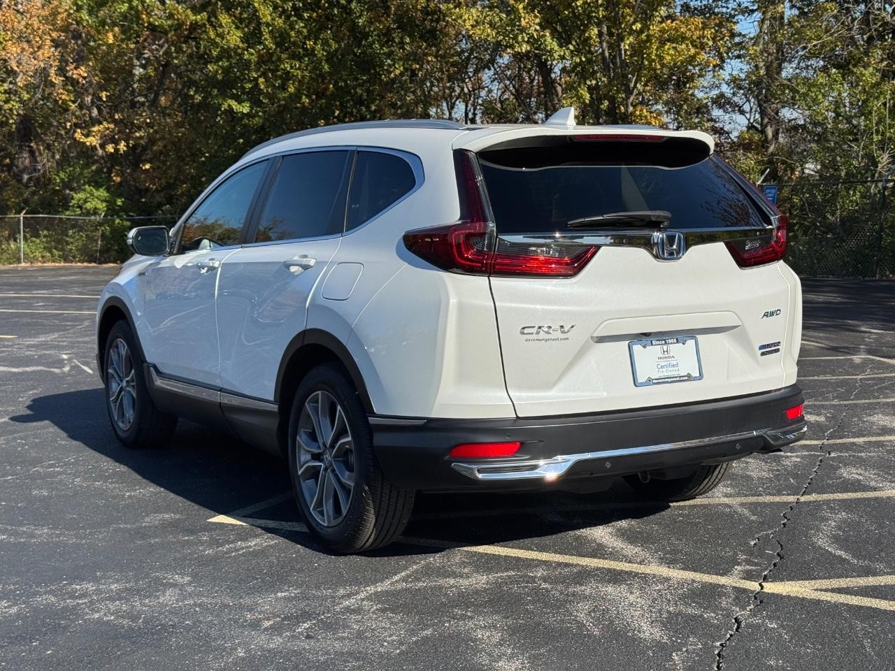 Honda CR-V Hybrid Vehicle Full-screen Gallery Image 06