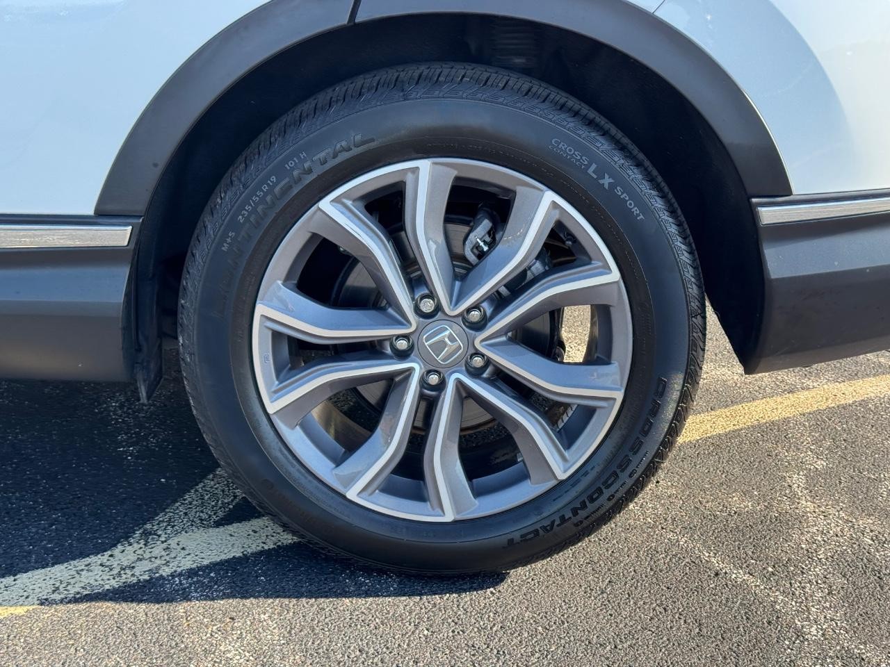 Honda CR-V Hybrid Vehicle Full-screen Gallery Image 07