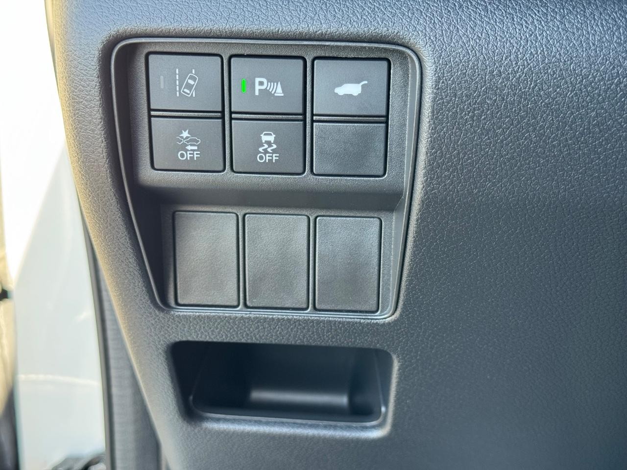 Honda CR-V Hybrid Vehicle Full-screen Gallery Image 22