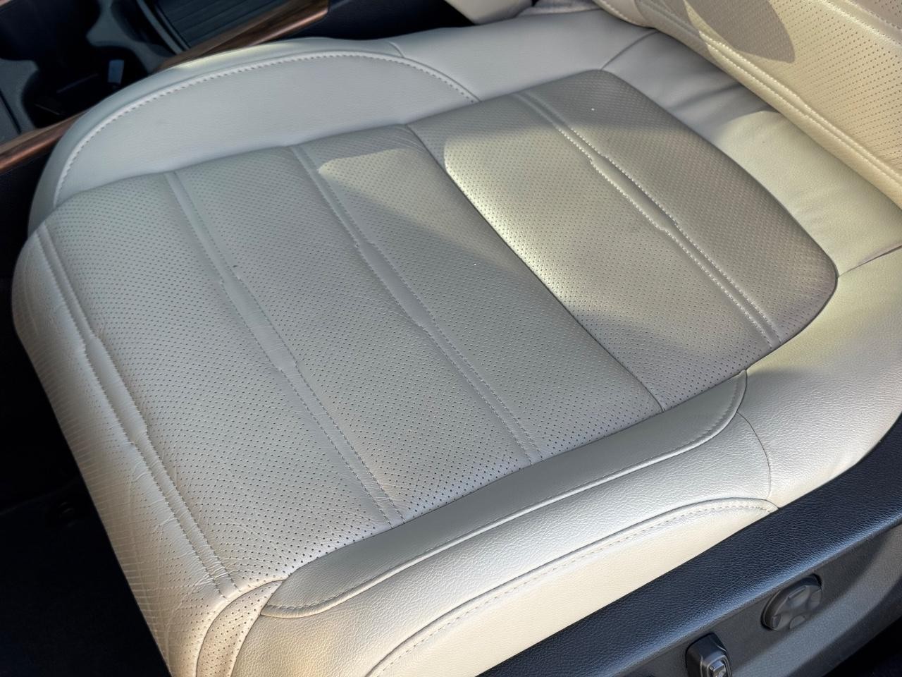 Honda CR-V Hybrid Vehicle Full-screen Gallery Image 26