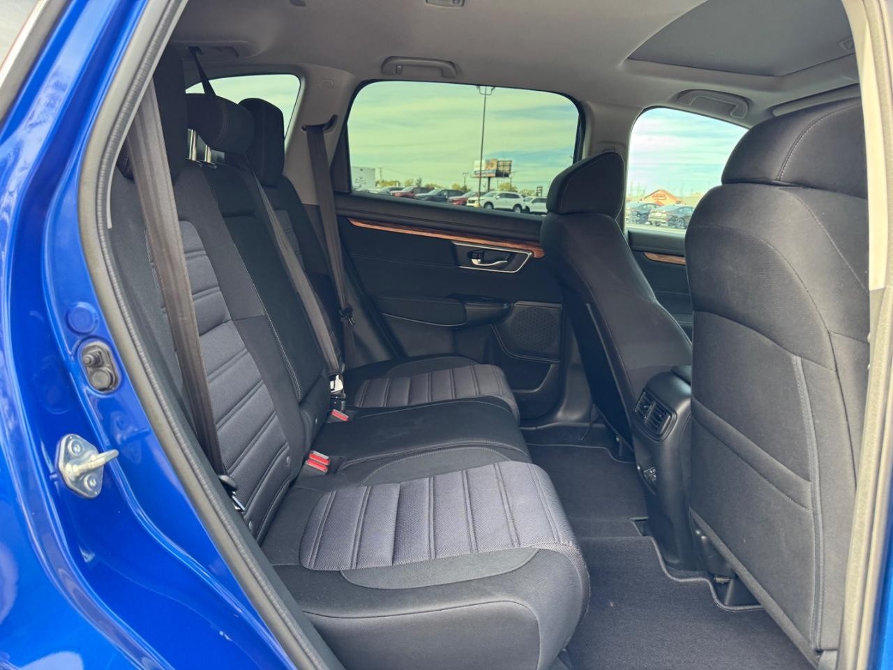 Honda CR-V Vehicle Full-screen Gallery Image 10