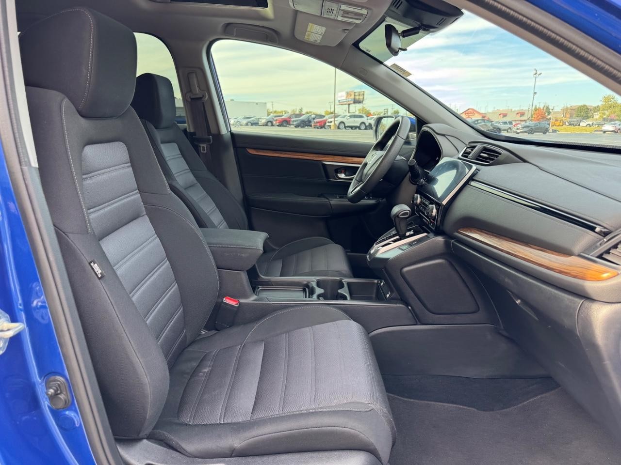 Honda CR-V Vehicle Full-screen Gallery Image 16