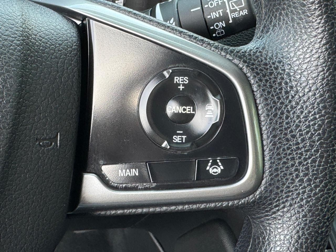 Honda CR-V Vehicle Full-screen Gallery Image 21