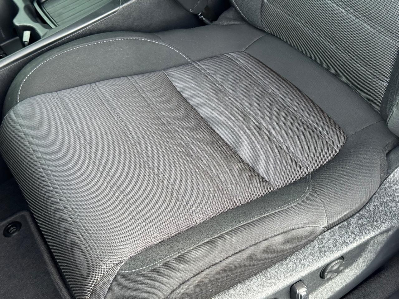 Honda CR-V Vehicle Full-screen Gallery Image 25