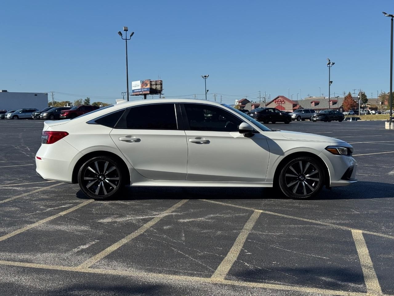 Honda Civic Sedan Vehicle Full-screen Gallery Image 02