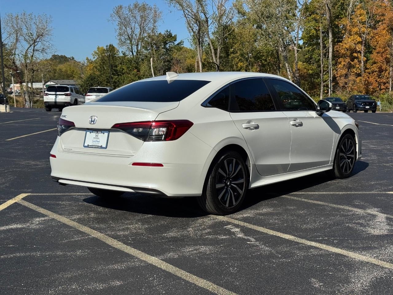 Honda Civic Sedan Vehicle Full-screen Gallery Image 03