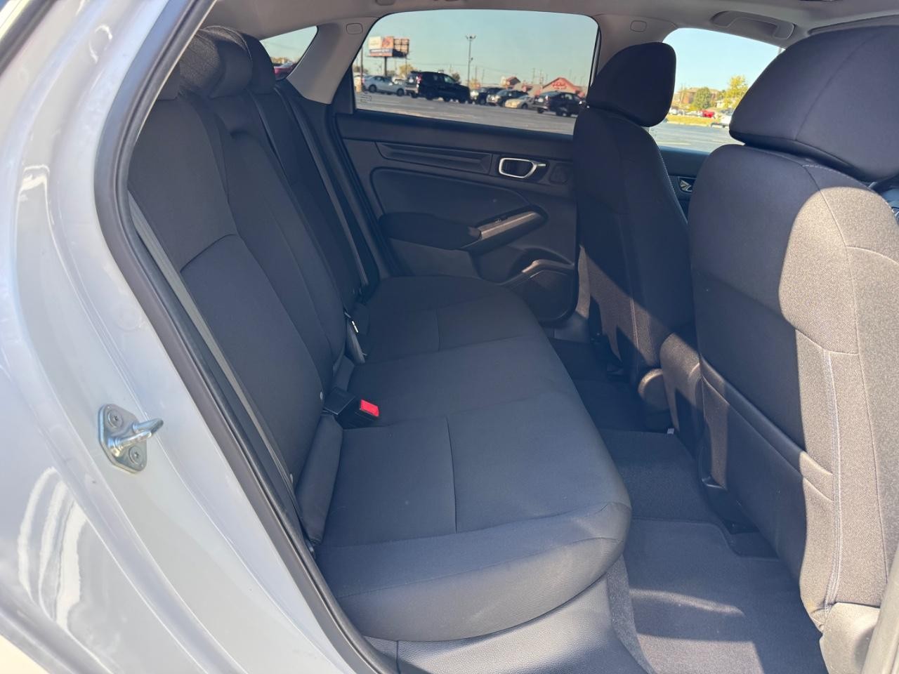 Honda Civic Sedan Vehicle Full-screen Gallery Image 10