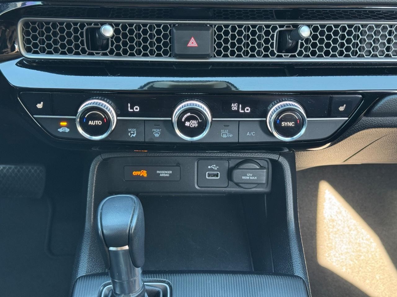 Honda Civic Sedan Vehicle Full-screen Gallery Image 14