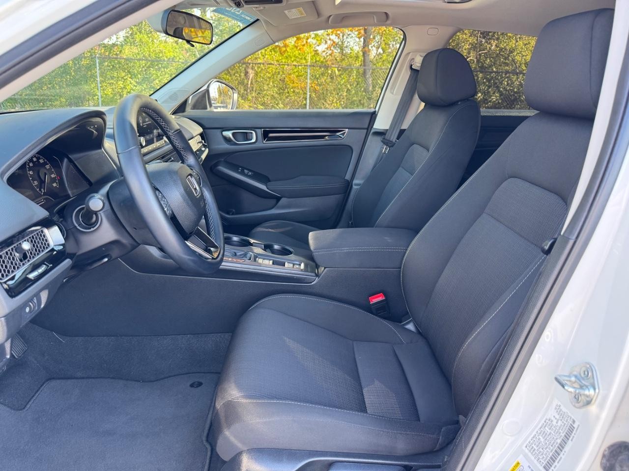 Honda Civic Sedan Vehicle Full-screen Gallery Image 17