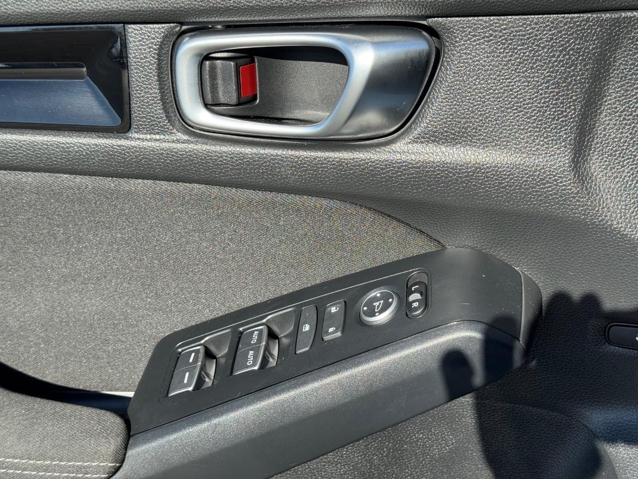 Honda Civic Sedan Vehicle Full-screen Gallery Image 24