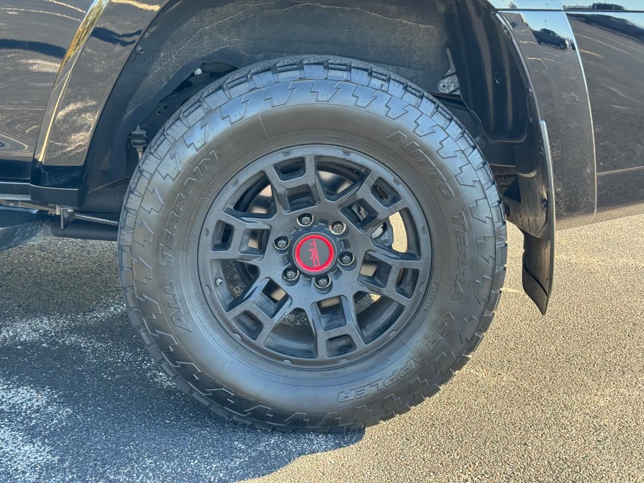 Toyota 4Runner Vehicle Full-screen Gallery Image 07