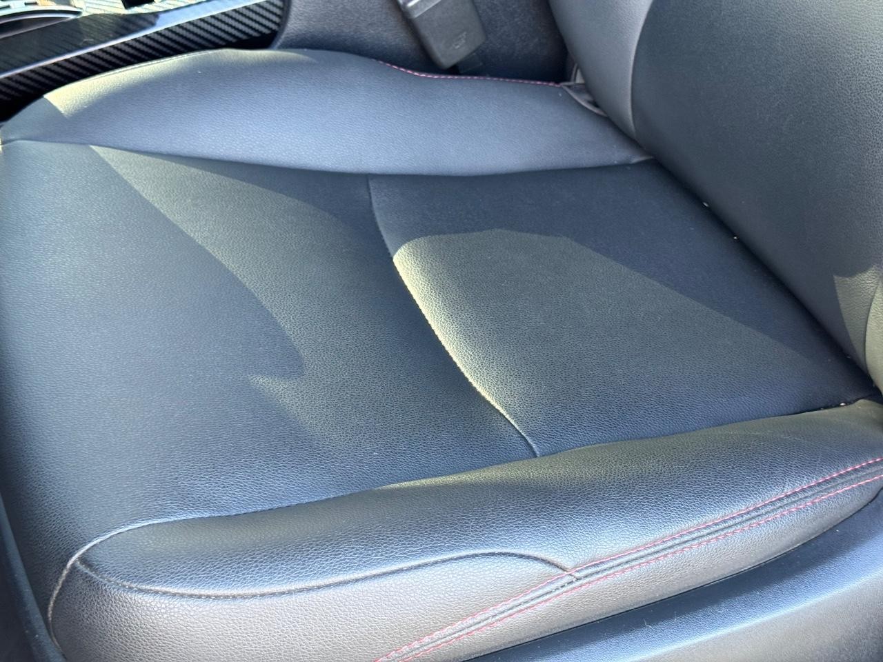 Toyota 4Runner Vehicle Full-screen Gallery Image 26