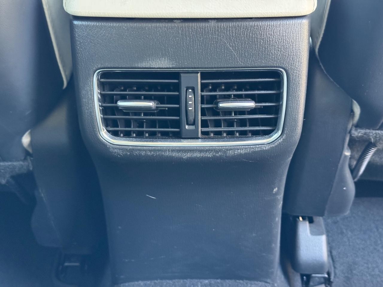 Mazda CX-5 Vehicle Full-screen Gallery Image 16