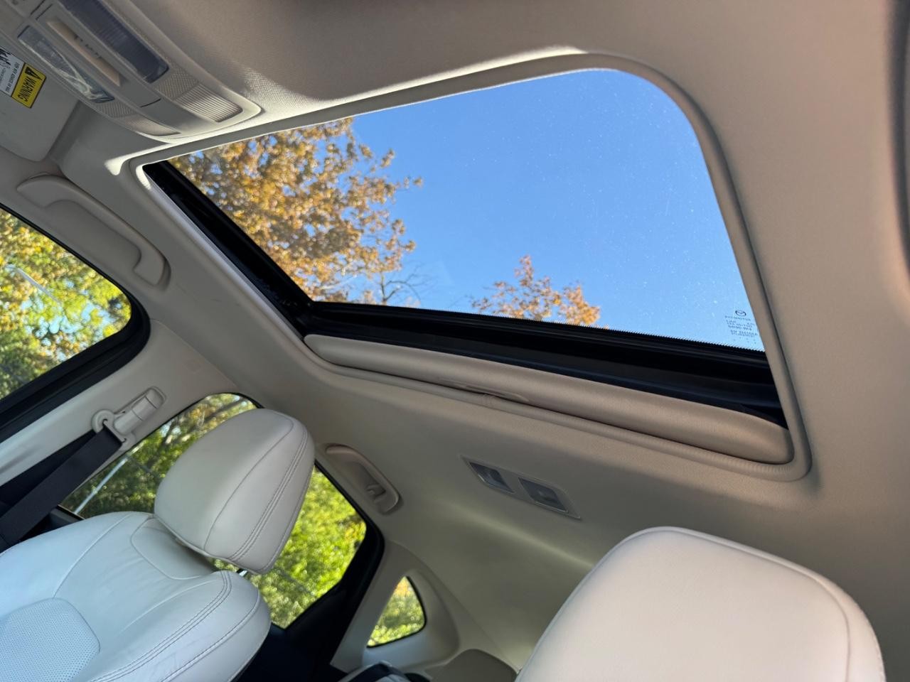 Mazda CX-5 Vehicle Full-screen Gallery Image 19