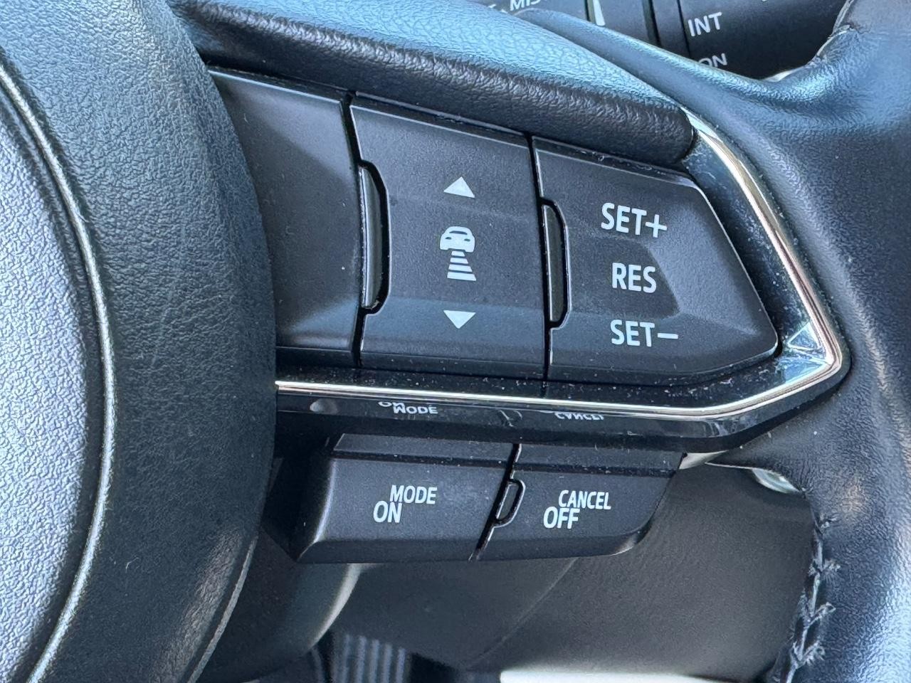 Mazda CX-5 Vehicle Full-screen Gallery Image 22