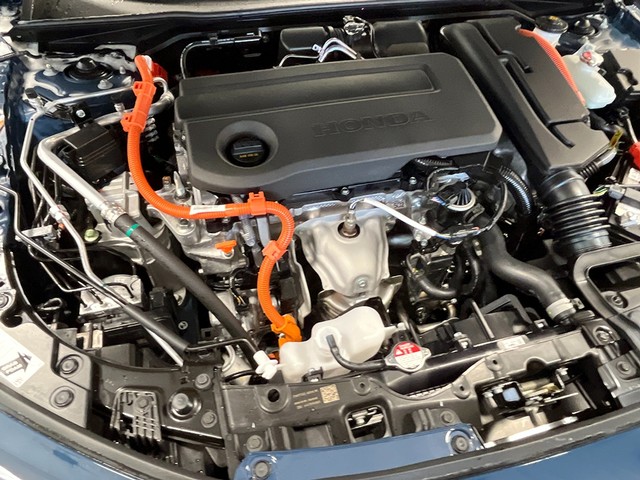 Honda Civic Sedan Hybrid Vehicle Full-screen Gallery Image 12
