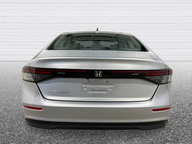 Honda Accord Sedan Vehicle Full-screen Gallery Image 04