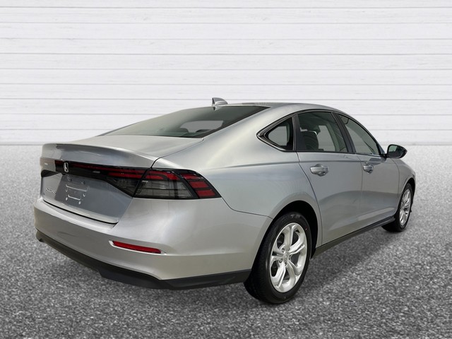 Honda Accord Sedan Vehicle Full-screen Gallery Image 06