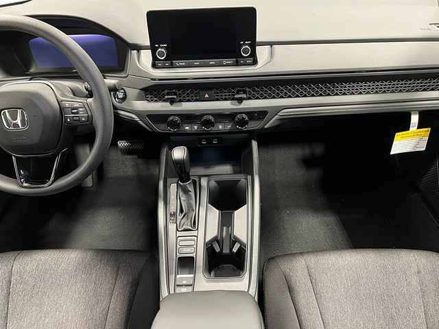 Honda Accord Sedan Vehicle Full-screen Gallery Image 16