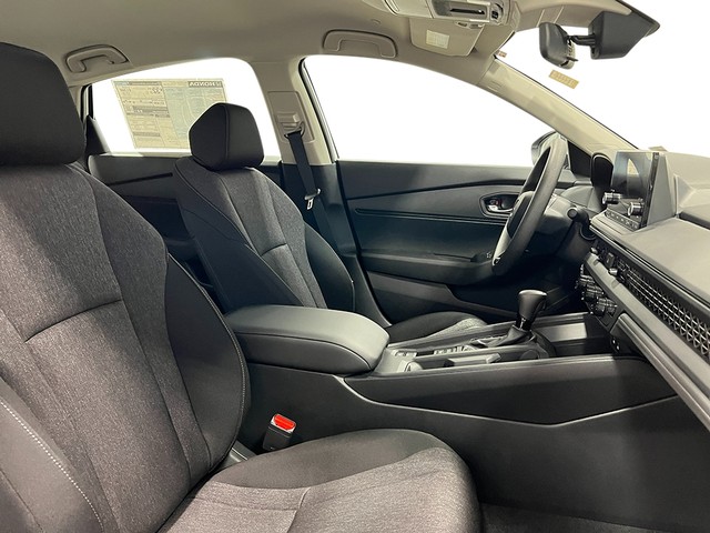 Honda Accord Sedan Vehicle Full-screen Gallery Image 29