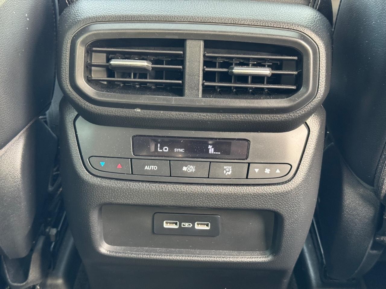 Honda Pilot Vehicle Full-screen Gallery Image 17