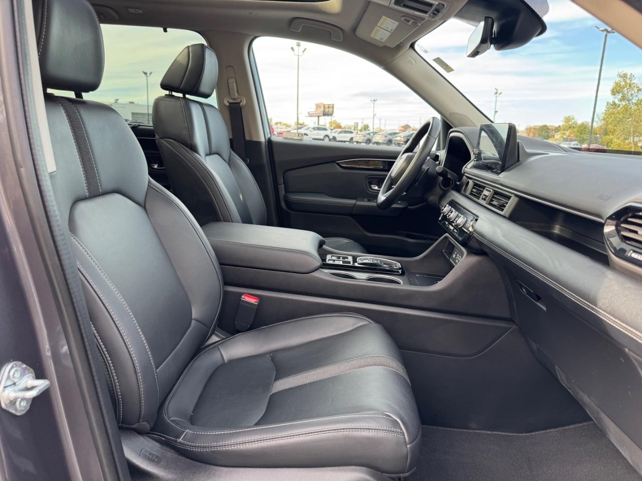 Honda Pilot Vehicle Full-screen Gallery Image 19