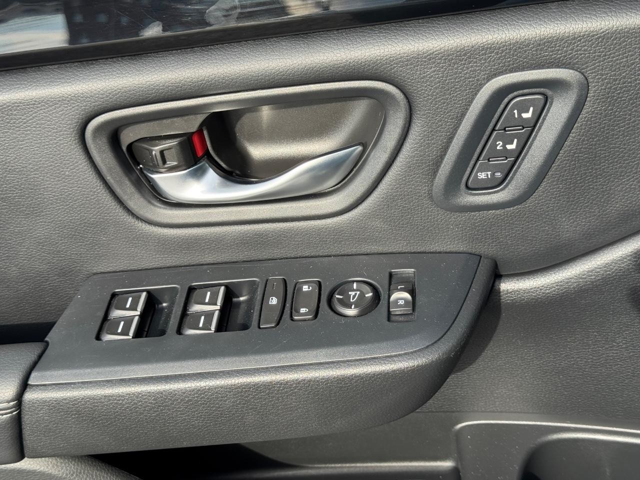 Honda Pilot Vehicle Full-screen Gallery Image 27