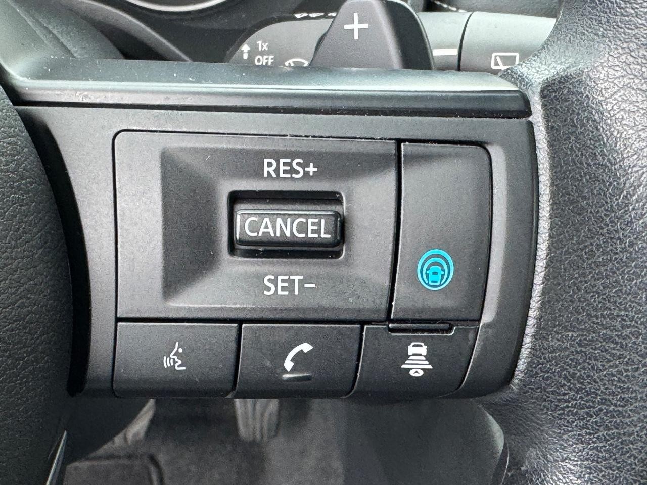 Nissan Rogue Vehicle Full-screen Gallery Image 21