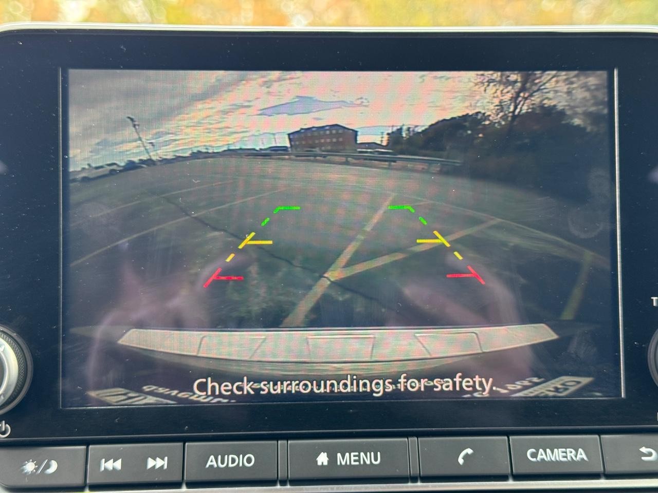 Nissan Rogue Vehicle Full-screen Gallery Image 23