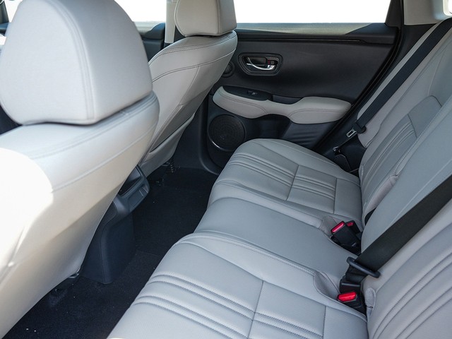 Honda HR-V Vehicle Full-screen Gallery Image 23
