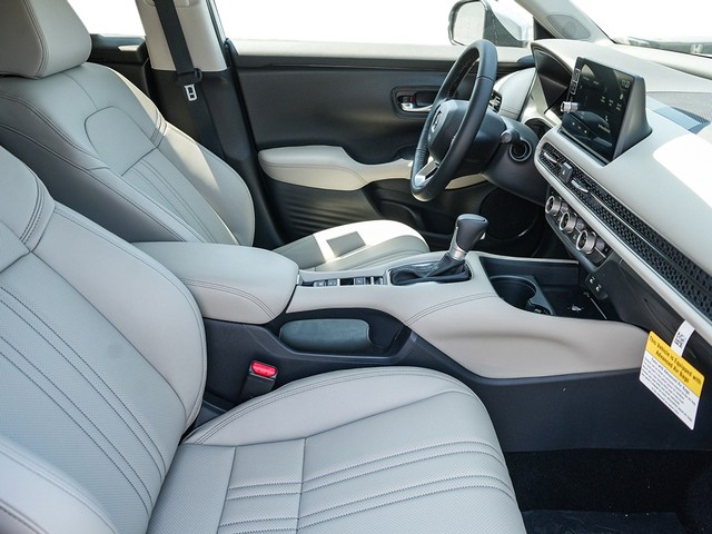 Honda HR-V Vehicle Full-screen Gallery Image 24