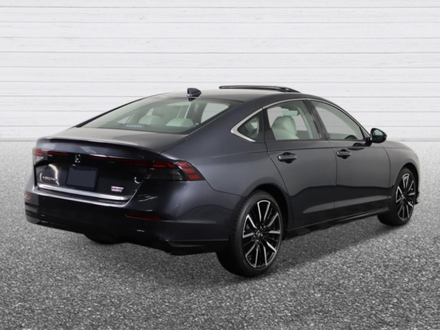 Honda Accord Hybrid Vehicle Full-screen Gallery Image 05