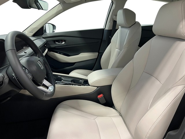 Honda Accord Hybrid Vehicle Full-screen Gallery Image 11