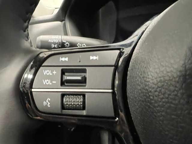 Honda Accord Hybrid Vehicle Full-screen Gallery Image 19