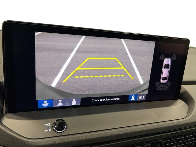 Honda Accord Hybrid Vehicle Full-screen Gallery Image 23