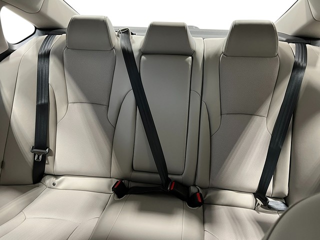 Honda Accord Hybrid Vehicle Full-screen Gallery Image 26