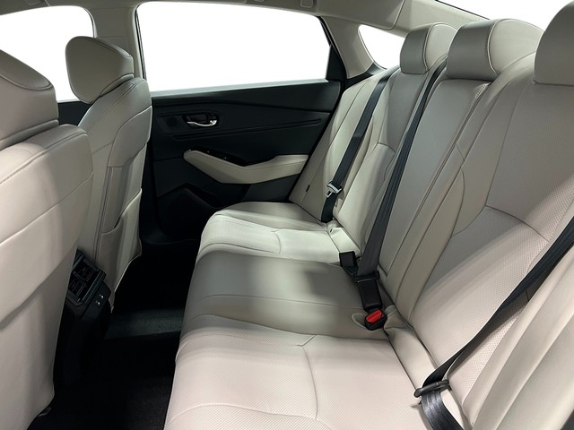 Honda Accord Hybrid Vehicle Full-screen Gallery Image 27