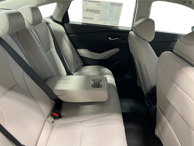 Honda Accord Hybrid Vehicle Full-screen Gallery Image 29