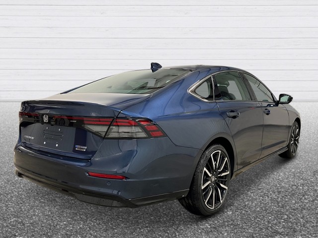 Honda Accord Hybrid Vehicle Full-screen Gallery Image 07