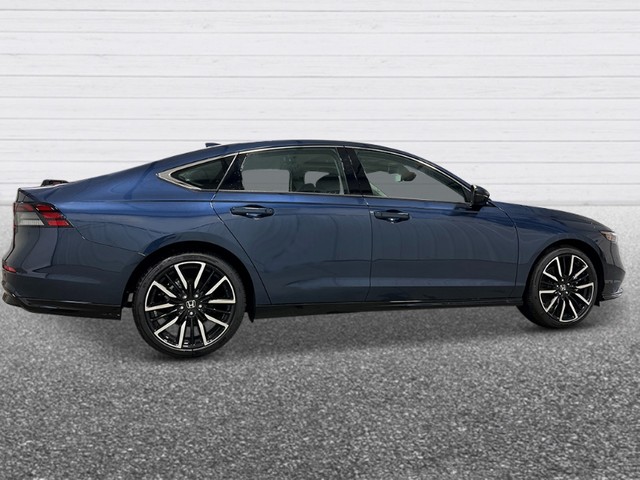 Honda Accord Hybrid Vehicle Full-screen Gallery Image 08