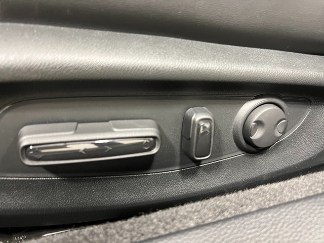 Honda Accord Hybrid Vehicle Full-screen Gallery Image 14