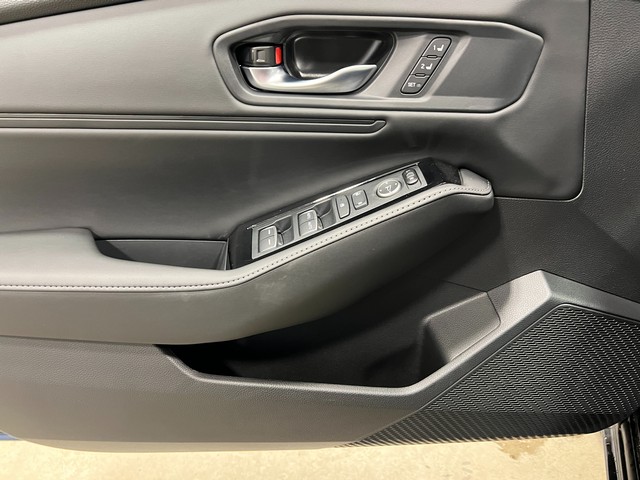 Honda Accord Hybrid Vehicle Full-screen Gallery Image 15