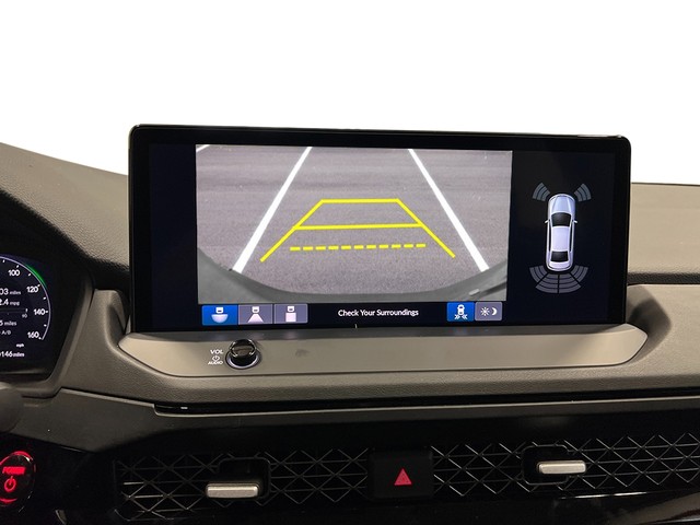 Honda Accord Hybrid Vehicle Full-screen Gallery Image 24