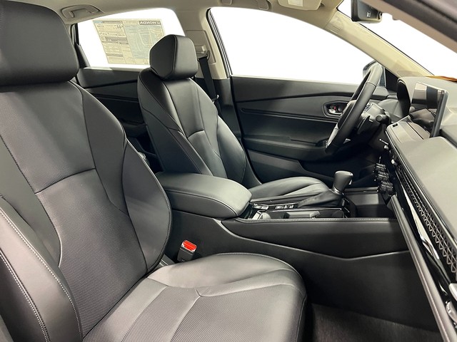 Honda Accord Hybrid Vehicle Full-screen Gallery Image 32