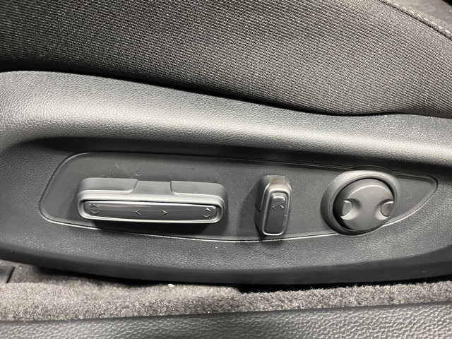 Honda Accord Sedan Vehicle Full-screen Gallery Image 13