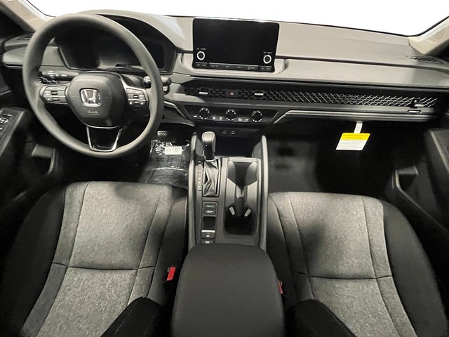 Honda Accord Sedan Vehicle Full-screen Gallery Image 15