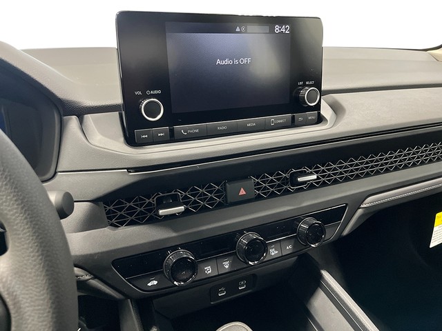 Honda Accord Sedan Vehicle Full-screen Gallery Image 19